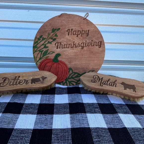 Custom pig brushes - Picture 1 of 3